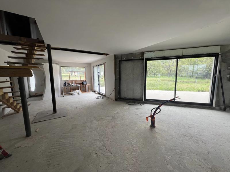 Maison - 245 m² - 7 pièces