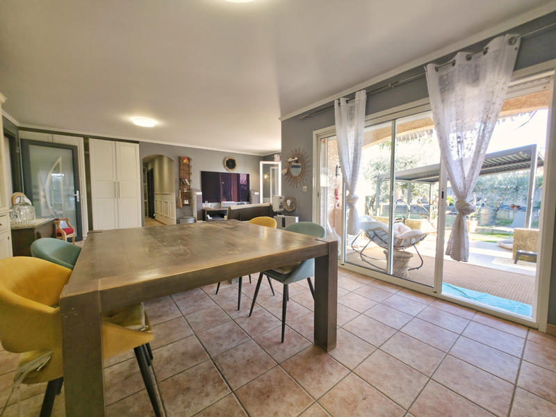 Maison - 93 m² - 5 pièces