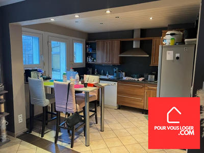 Maison - 90 m² - 5 pièces