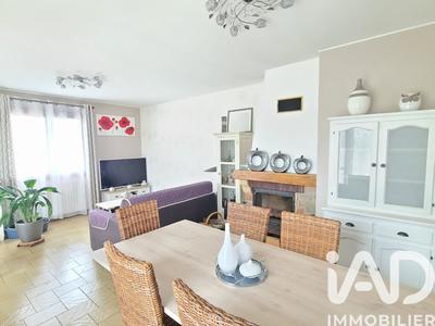 Maison - 90 m² - 4 pièces