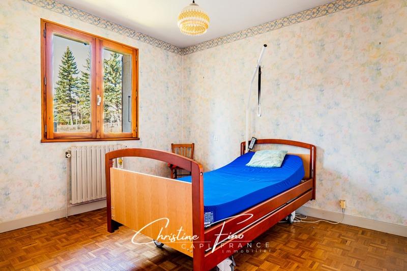 Maison - 314 m² - 12 pièces