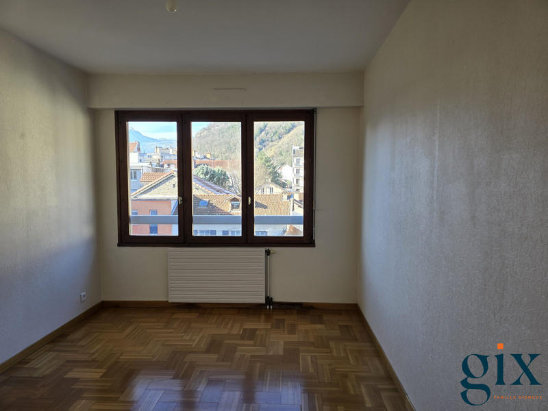 Appartement - 77 m² - 3 pièces
