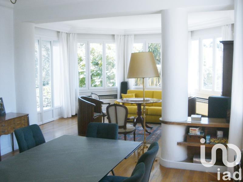 Maison - 220 m² - 9 pièces