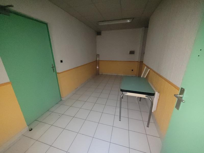 Local d'activité / Entrepôt - 434 m² - 10 pièces