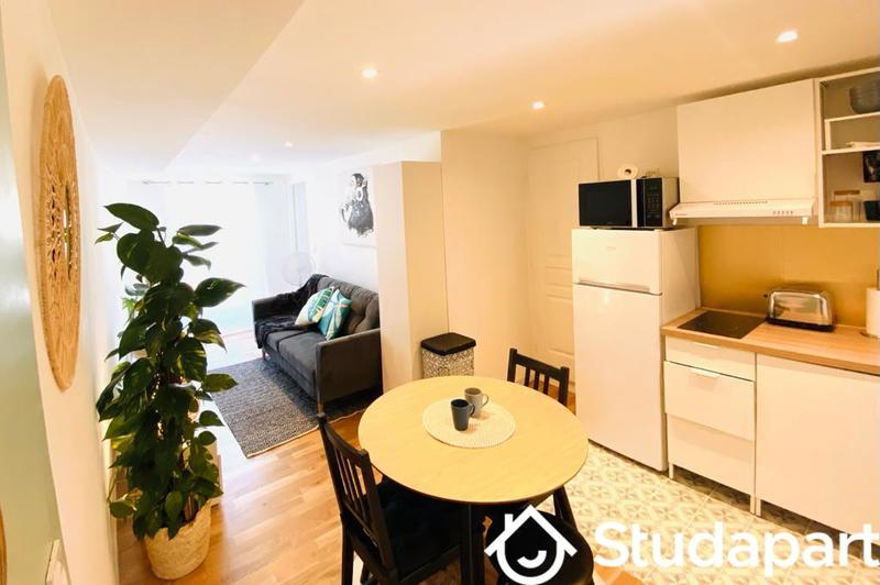 Chambre - 9 m² - 1 pièce