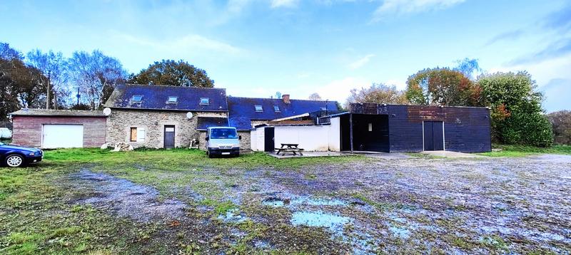 Maison - 328 m² - 9 pièces