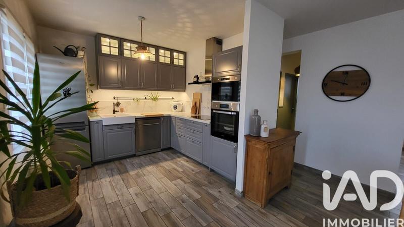 Maison - 99 m² - 5 pièces