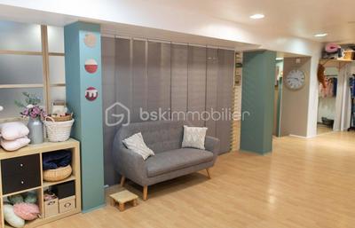 Local commercial - 134 m² - 5 pièces