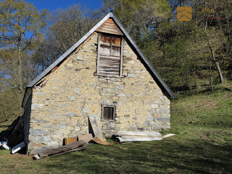 Maison ancienne - 140 m² - 1 pièce