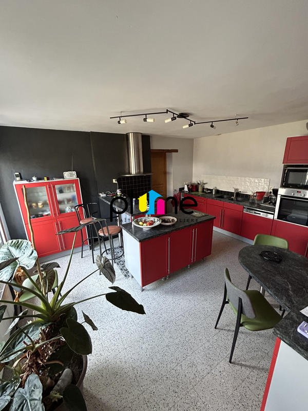 Maison - 169 m² - 7 pièces