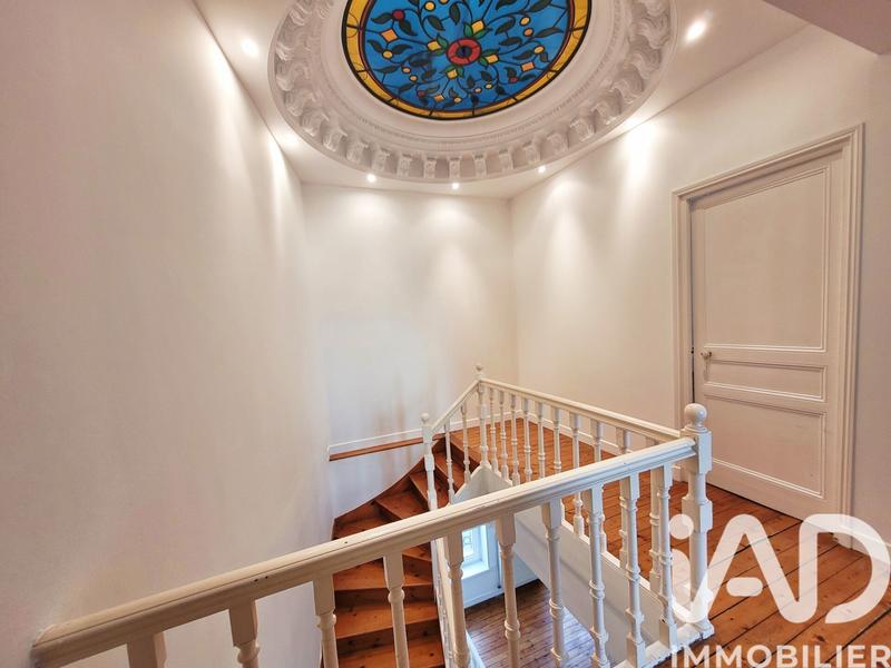 Maison - 227 m² - 7 pièces