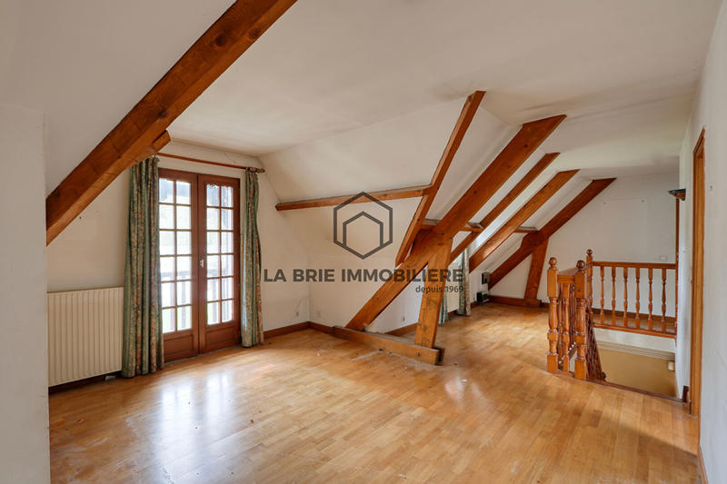 Maison - 179 m² - 6 pièces