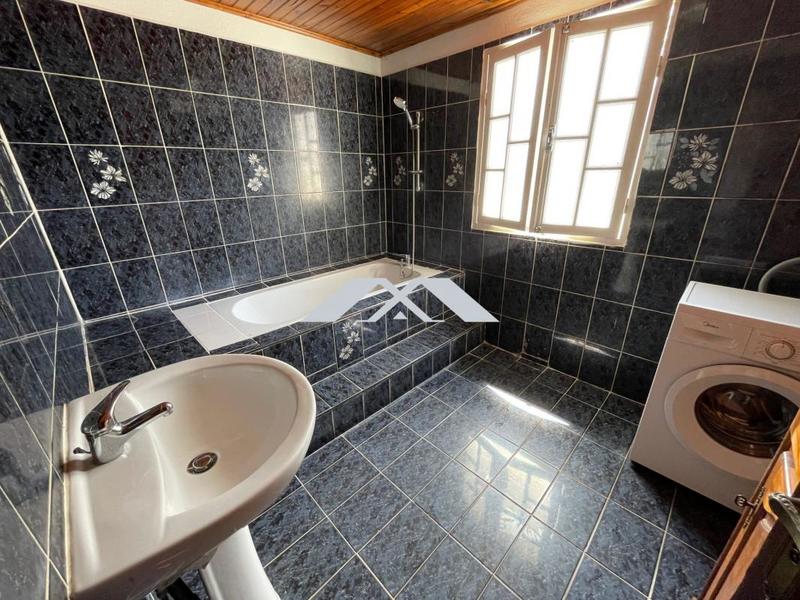 Maison - 96 m² - 4 pièces