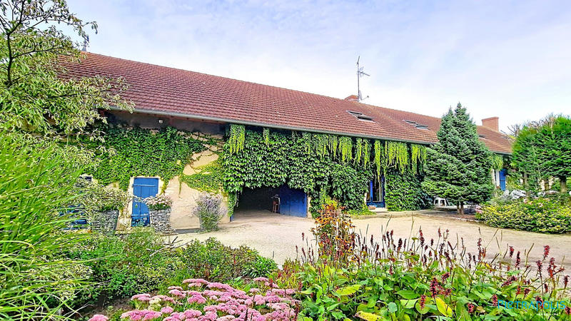 Maison ancienne - 278 m² - 9 pièces