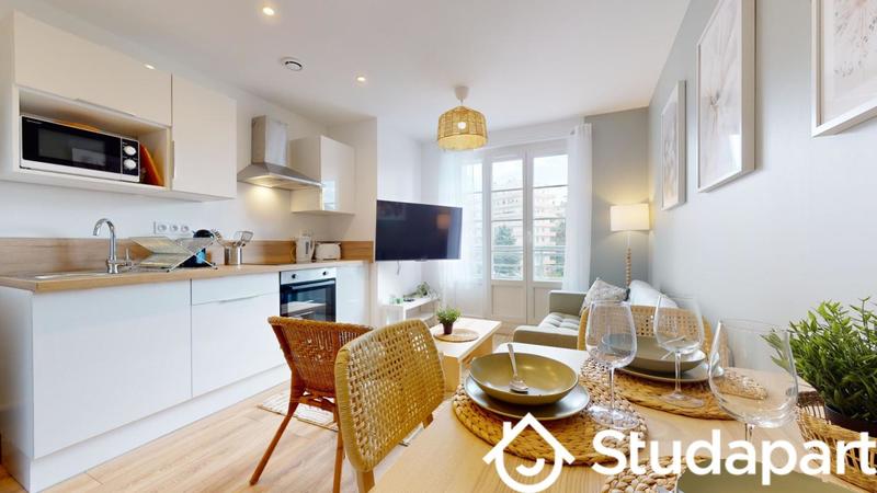 Chambre - 9 m² - 1 pièce