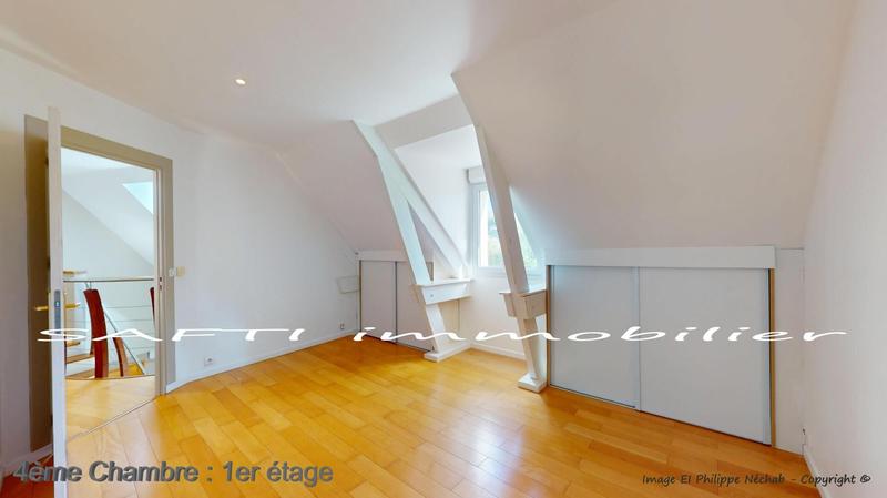 Maison - 182 m² - 7 pièces