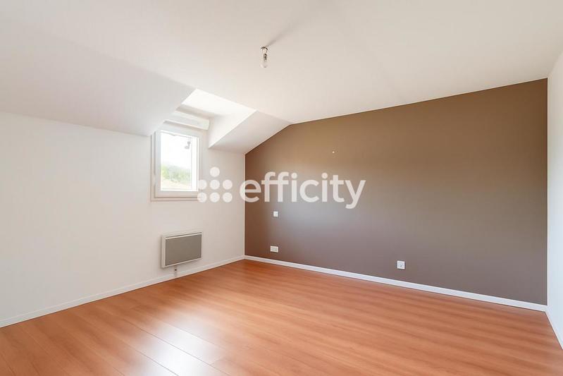 Pavillon - 138 m² - 7 pièces