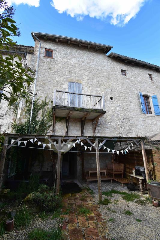 Maison ancienne - 180 m² - 5 pièces