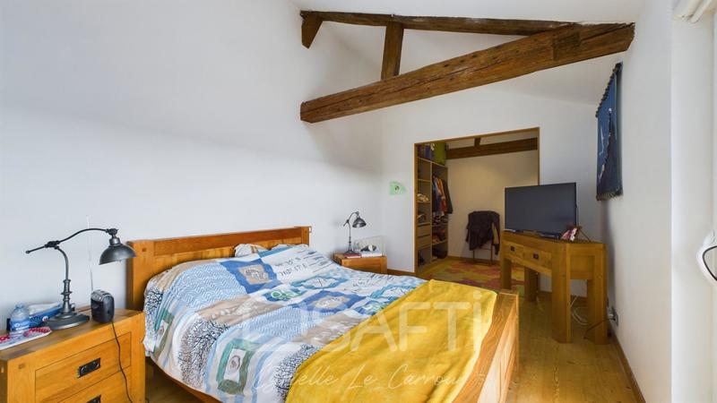 Maison - 230 m² - 6 pièces