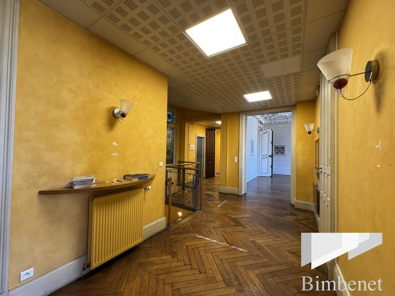 Appartement - 317 m² - 8 pièces