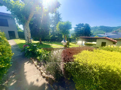 Maison - 198 m² - 7 pièces