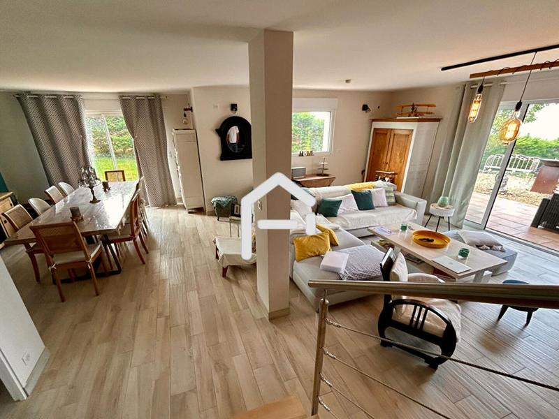 Villa - 284 m² - 7 pièces