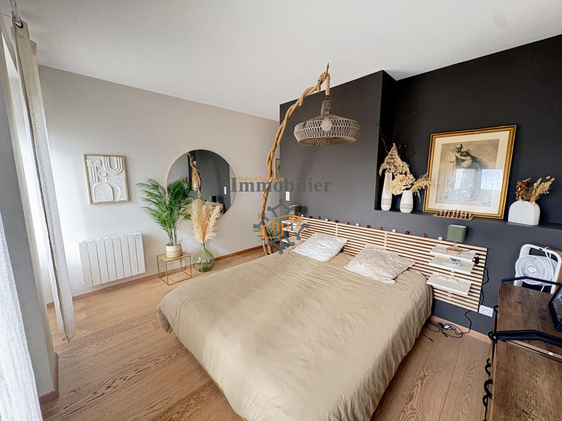 Appartement - 102 m² - 5 pièces