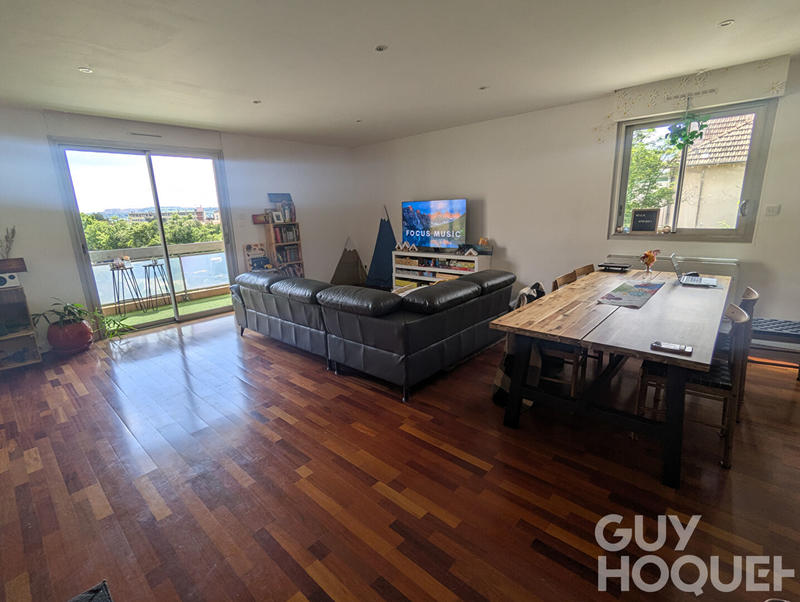 Appartement - 99 m² - 4 pièces