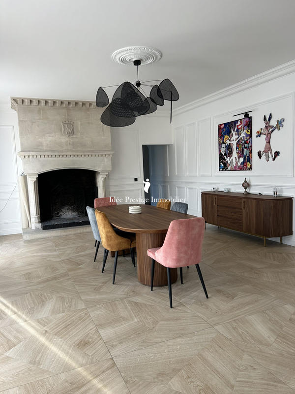 Maison - 443 m² - 12 pièces