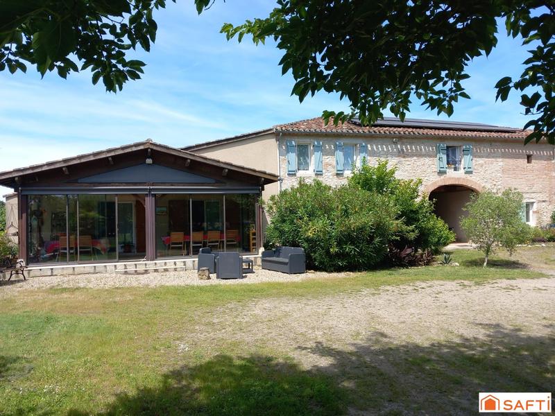 Maison - 430 m² - 20 pièces