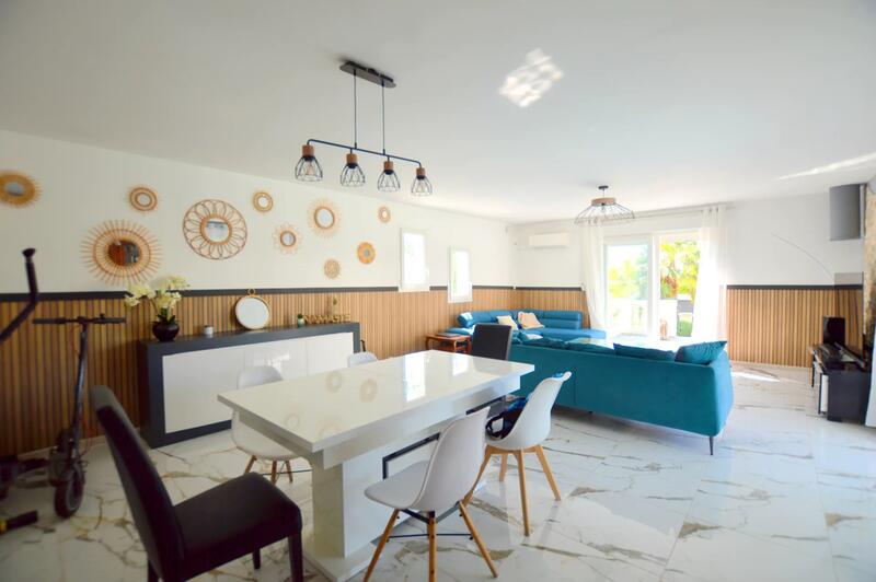 Maison - 182 m² - 7 pièces