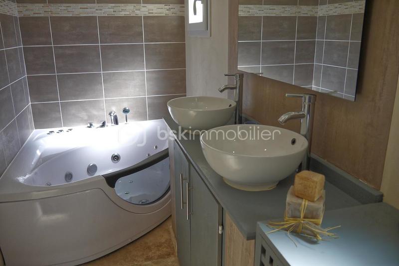 Villa - 170 m² - 6 pièces