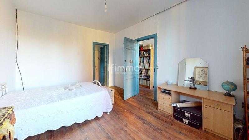 Maison - 240 m² - 8 pièces