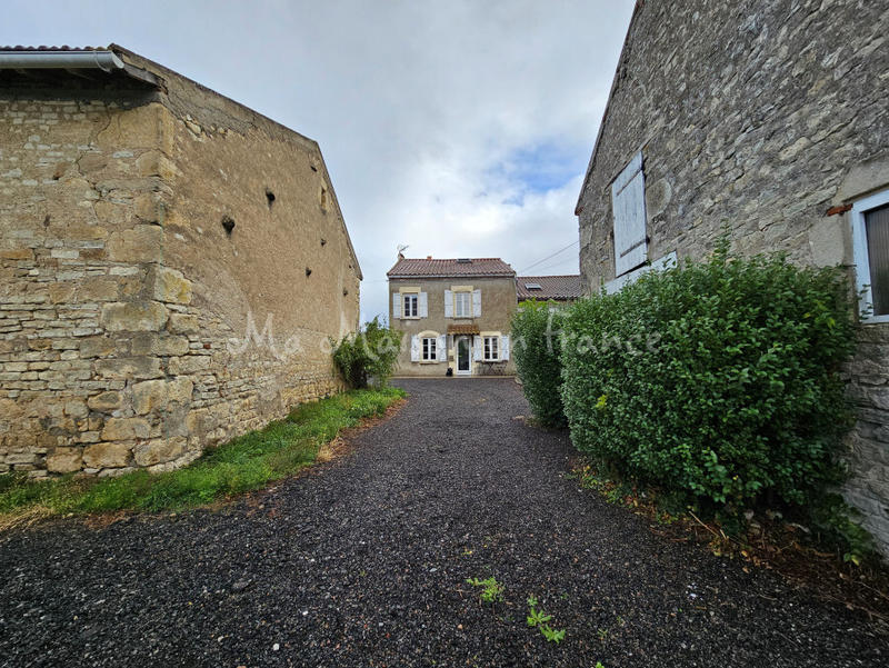 Maison - 250 m² - 10 pièces