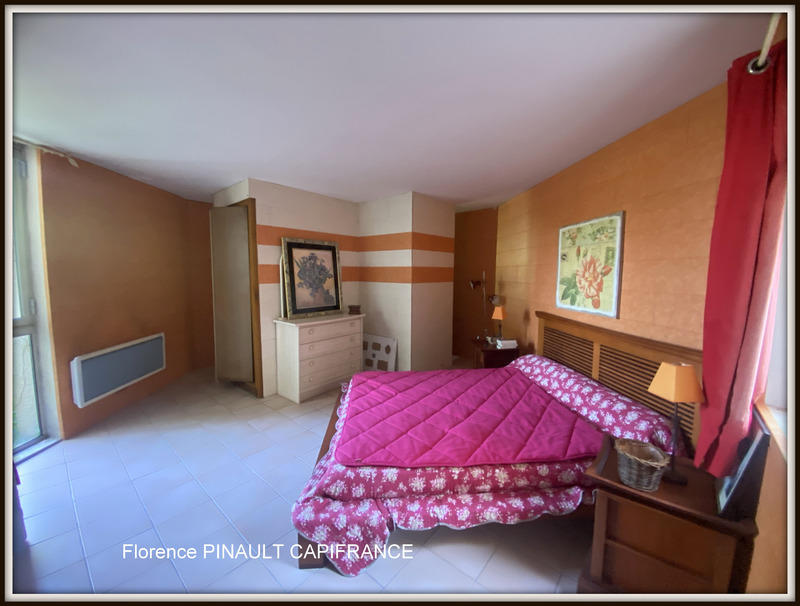 Maison - 225 m² - 8 pièces