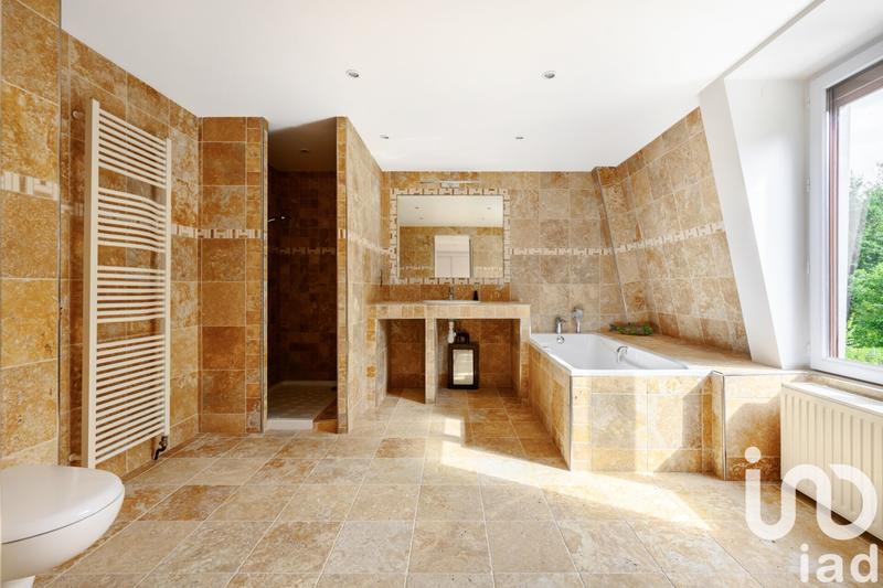 Maison - 498 m² - 13 pièces