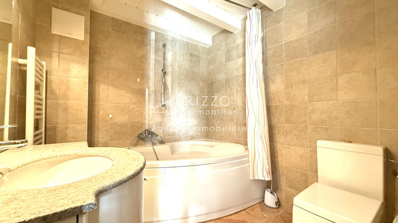 Maison - 450 m² - 20 pièces