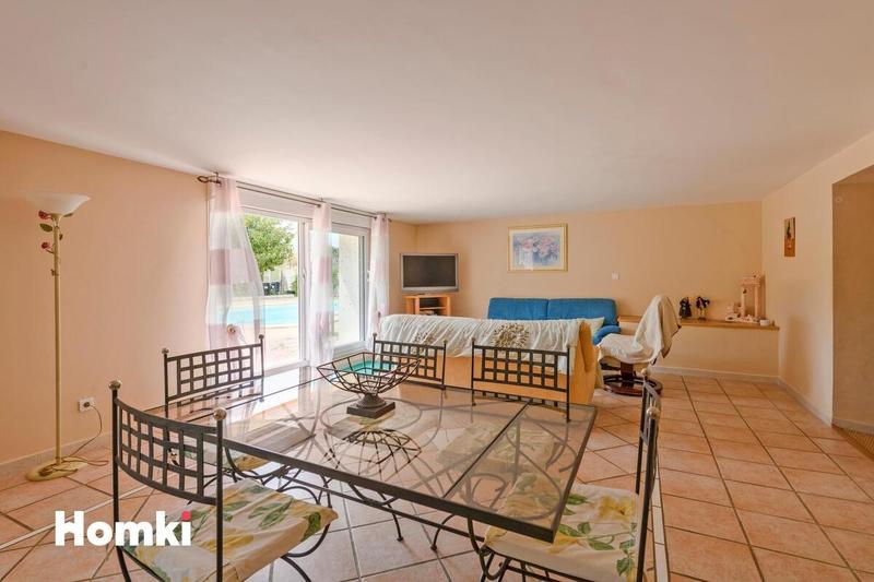 Maison - 394 m² - 12 pièces