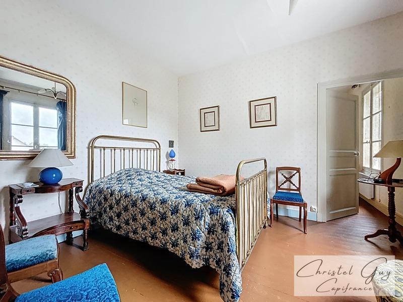 Maison bourgeoise - 247 m² - 10 pièces