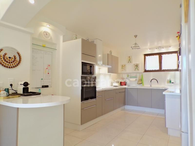 Villa - 341 m² - 8 pièces