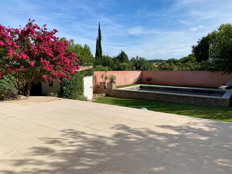 Maison - 200 m² - 6 pièces