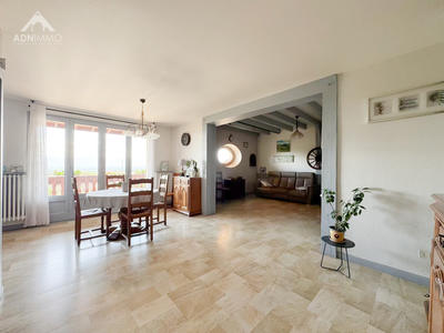 Maison - 210 m² - 7 pièces