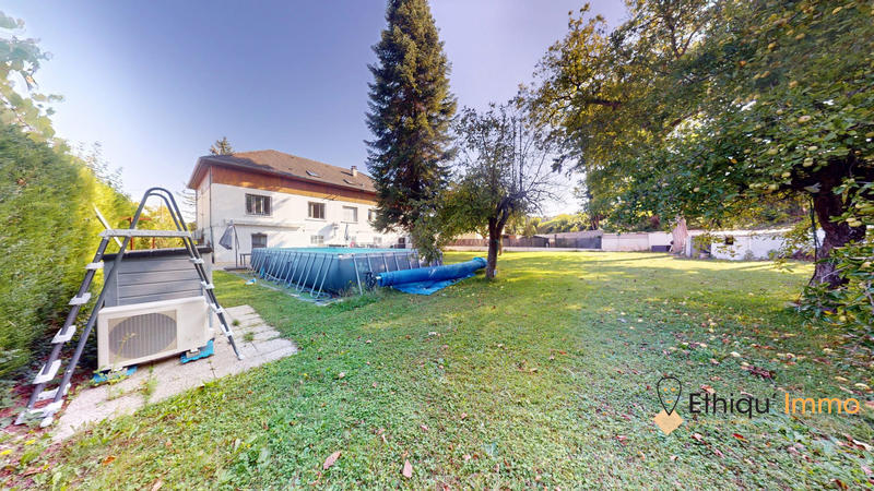 Maison - 390 m² - 20 pièces