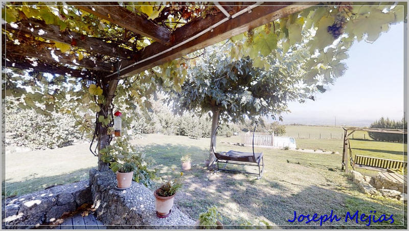 Maison - 332 m² - 11 pièces