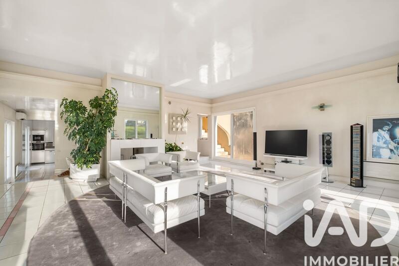 Maison - 270 m² - 5 pièces