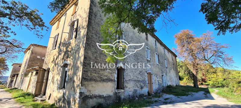 Mas - 2 500 m² - 30 pièces