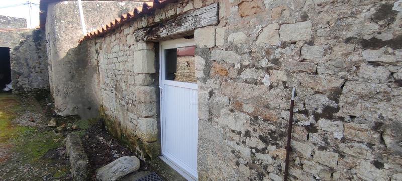 Maison en pierre - 65 m² - 11 pièces