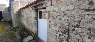 Maison en pierre - 65 m² - 11 pièces