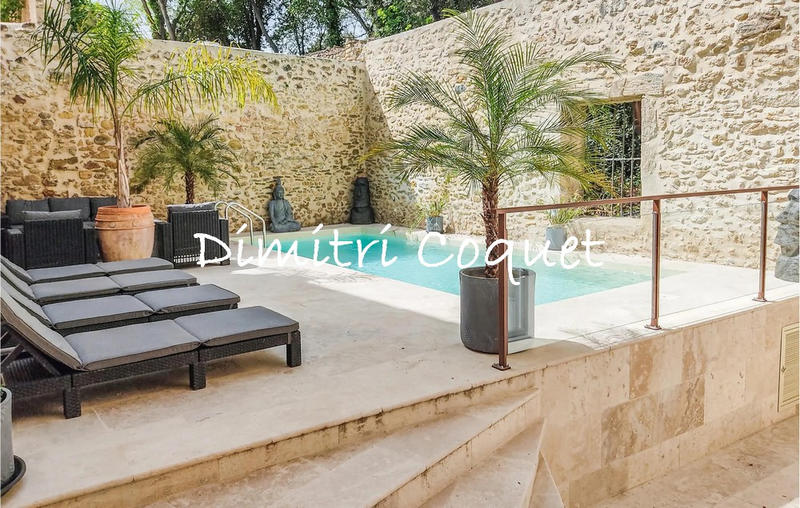 Propriété - 415 m² - 14 pièces