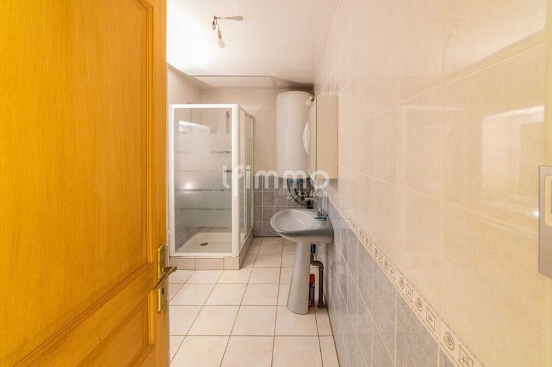 Corps de ferme - 250 m² - 11 pièces